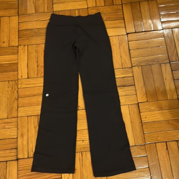 Gently Used Black lululemon athletica Boot Cut Leggings/Spandex- Women’s Size 6 - Picture 6 of 7